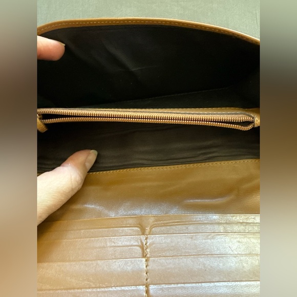 Fair Vintage Gucci Long Bifold Wallet - Picture 6 of 6